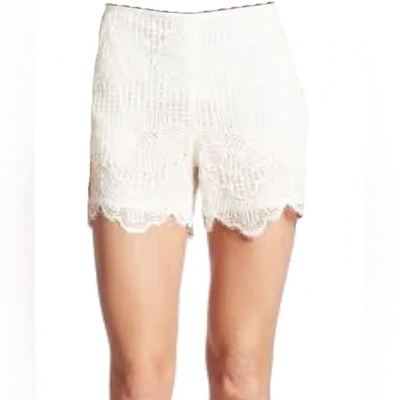 Trina Turk NWOT Compay white lined scalloped lace shorts Size 10